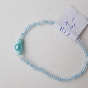 Blauw armbandje.