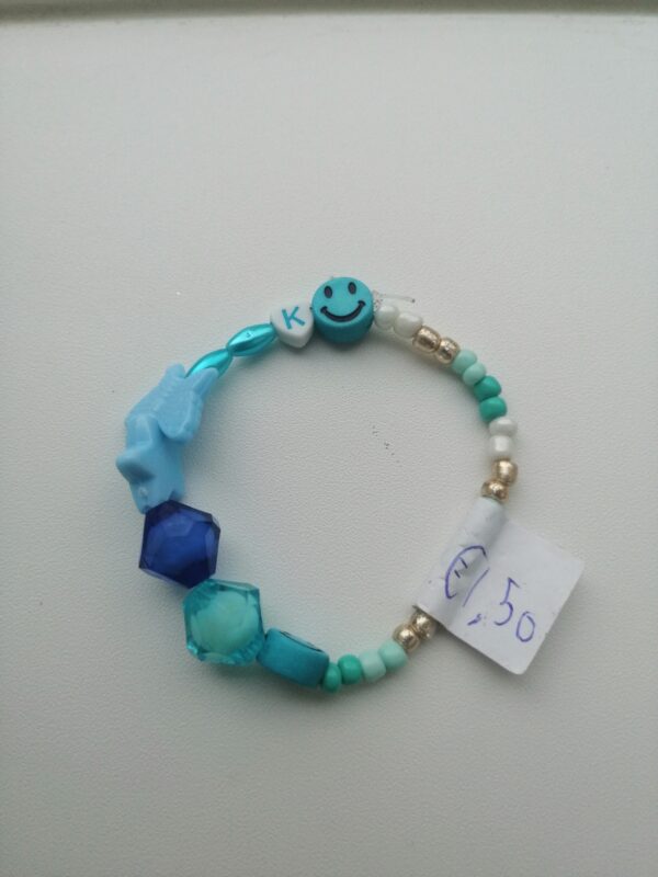 Armbantje met de letter k