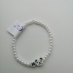 armbantje met de letter m