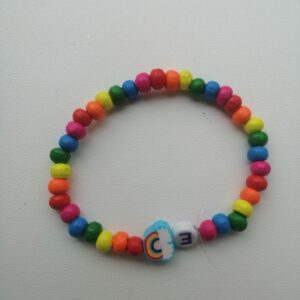 armbantje met de letter e