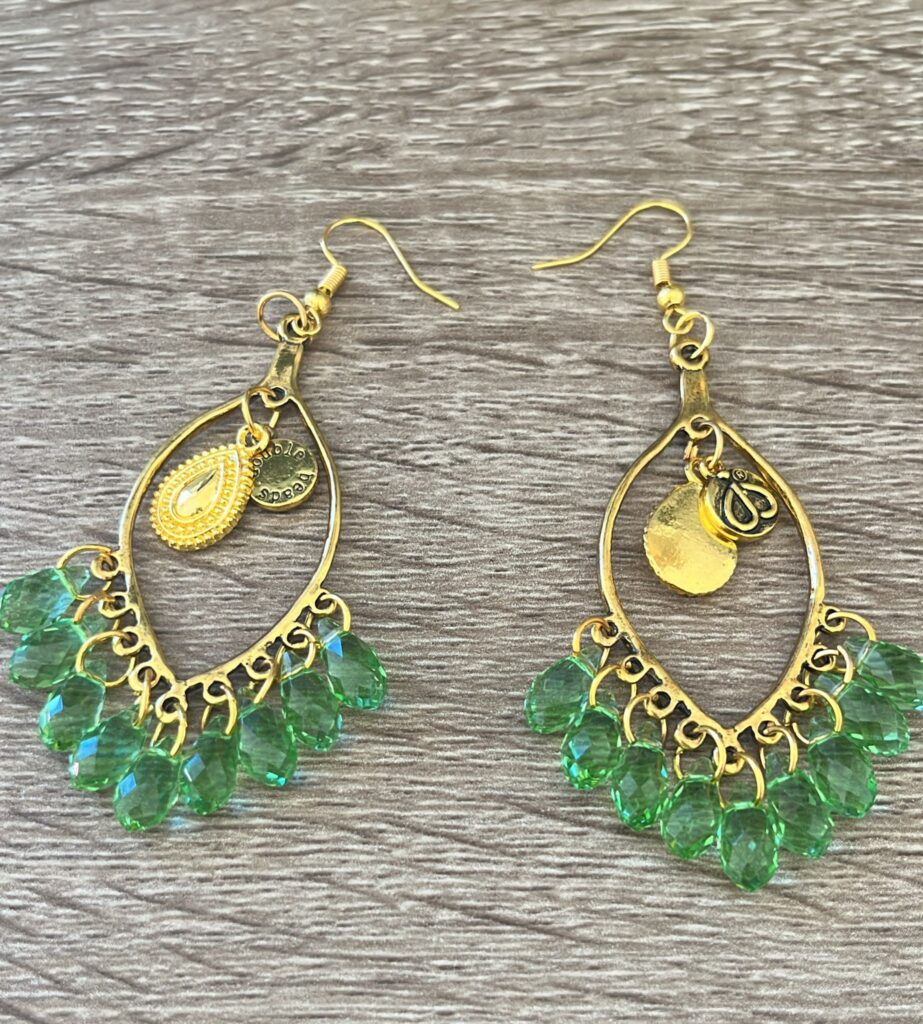Groen, gouden oorbellen